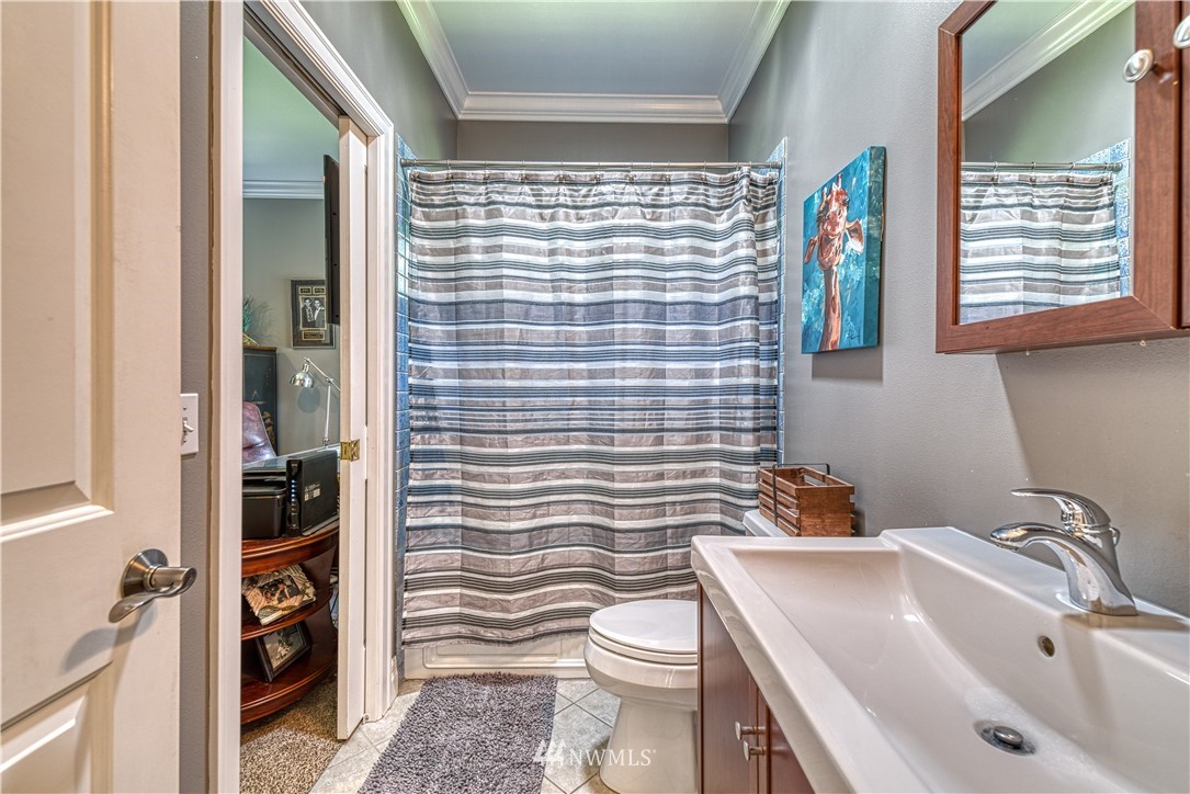 2631 Marine Drive Bremerton, WA 98312 - Photo 23 of 40