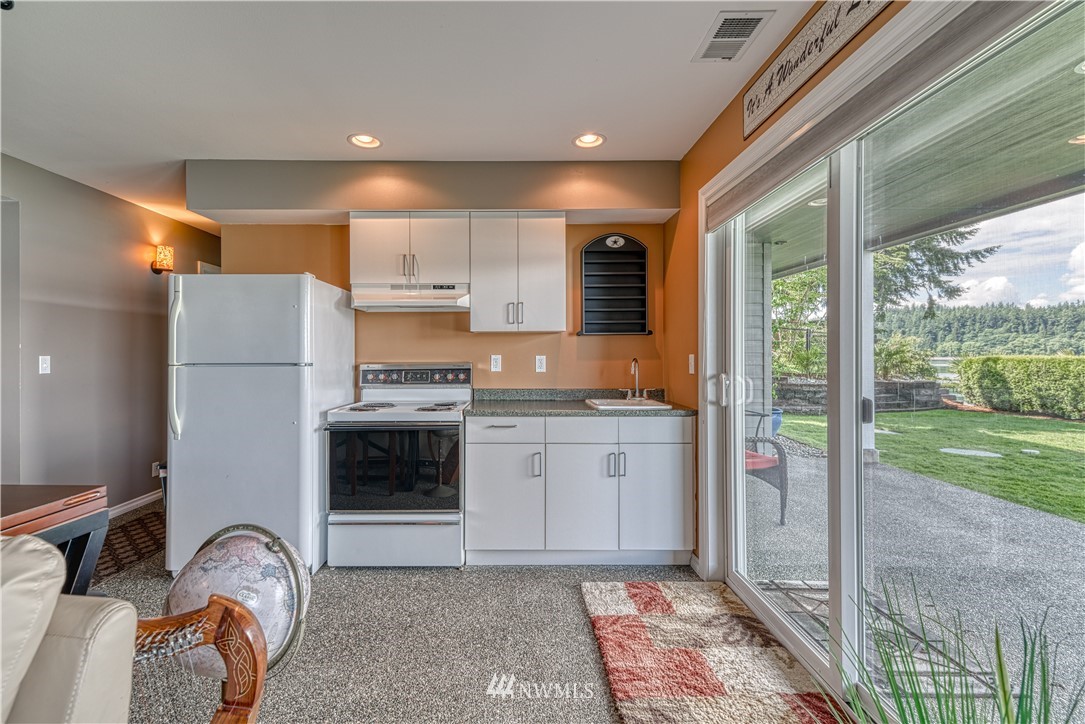 2631 Marine Drive Bremerton, WA 98312 - Photo 28 of 40