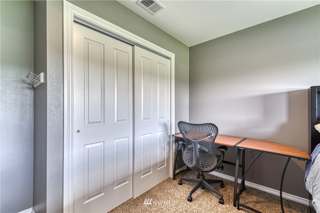 2631 Marine Drive Bremerton, WA 98312 - Photo 30 of 40