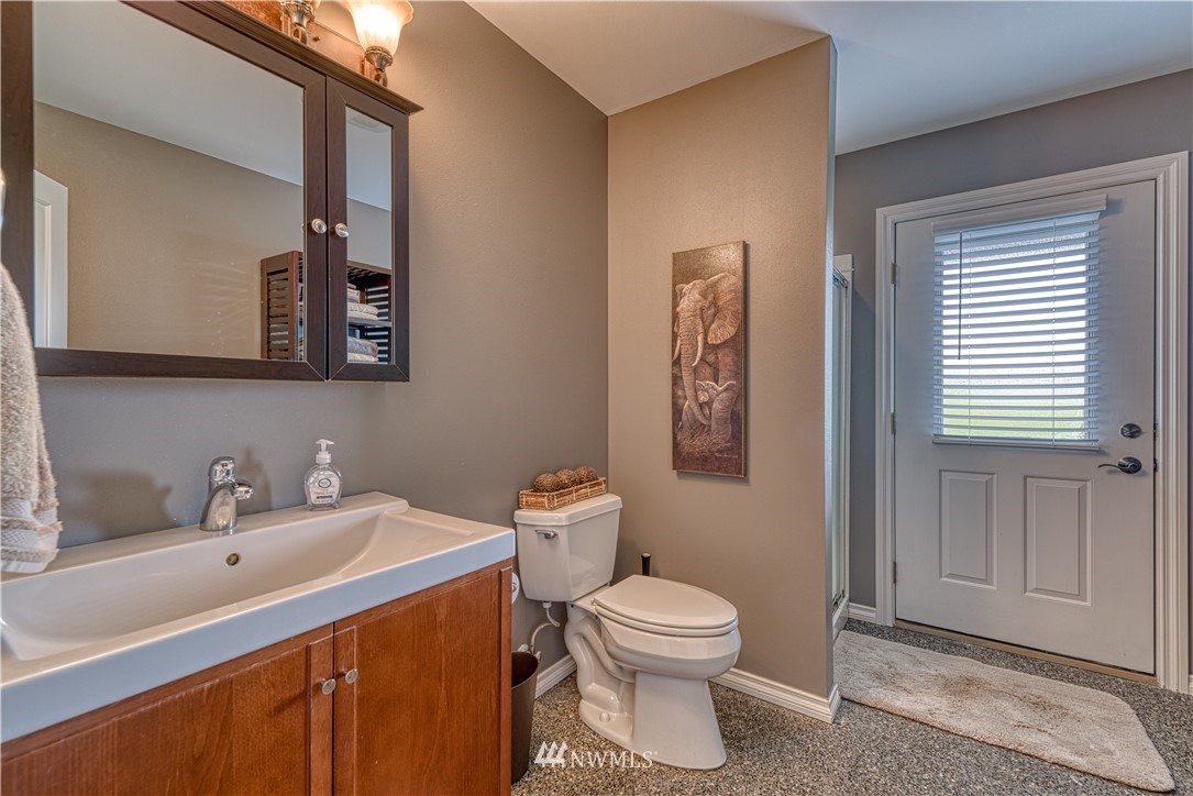 2631 Marine Drive Bremerton, WA 98312 - Photo 31 of 40