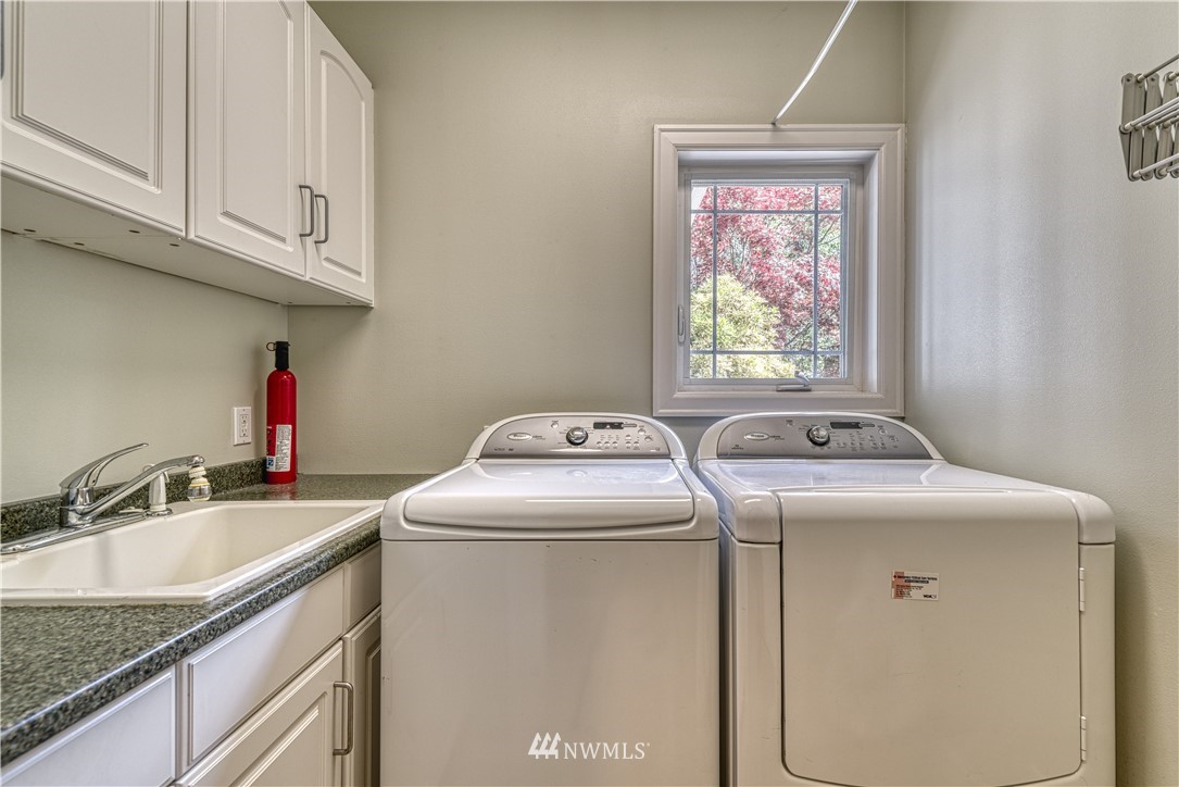 2631 Marine Drive Bremerton, WA 98312 - Photo 33 of 40