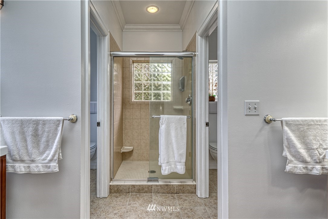 2631 Marine Drive Bremerton, WA 98312 - Photo 9 of 40