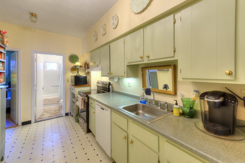 10-1 Congress Street, Unit 7 Worcester, MA 01609 - Photo 24 of 34