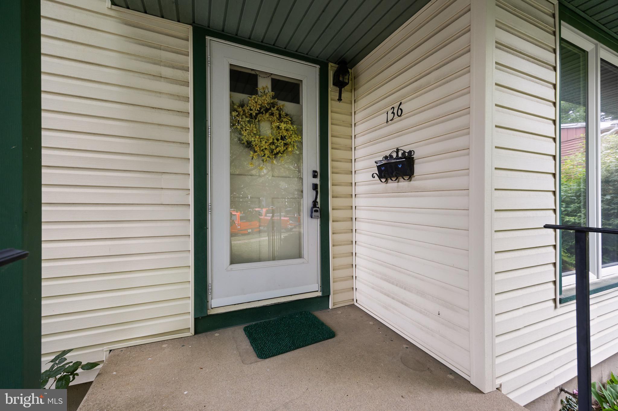 136 Ridge Circle Cherry Hill, NJ 08002 - Photo 4 of 28