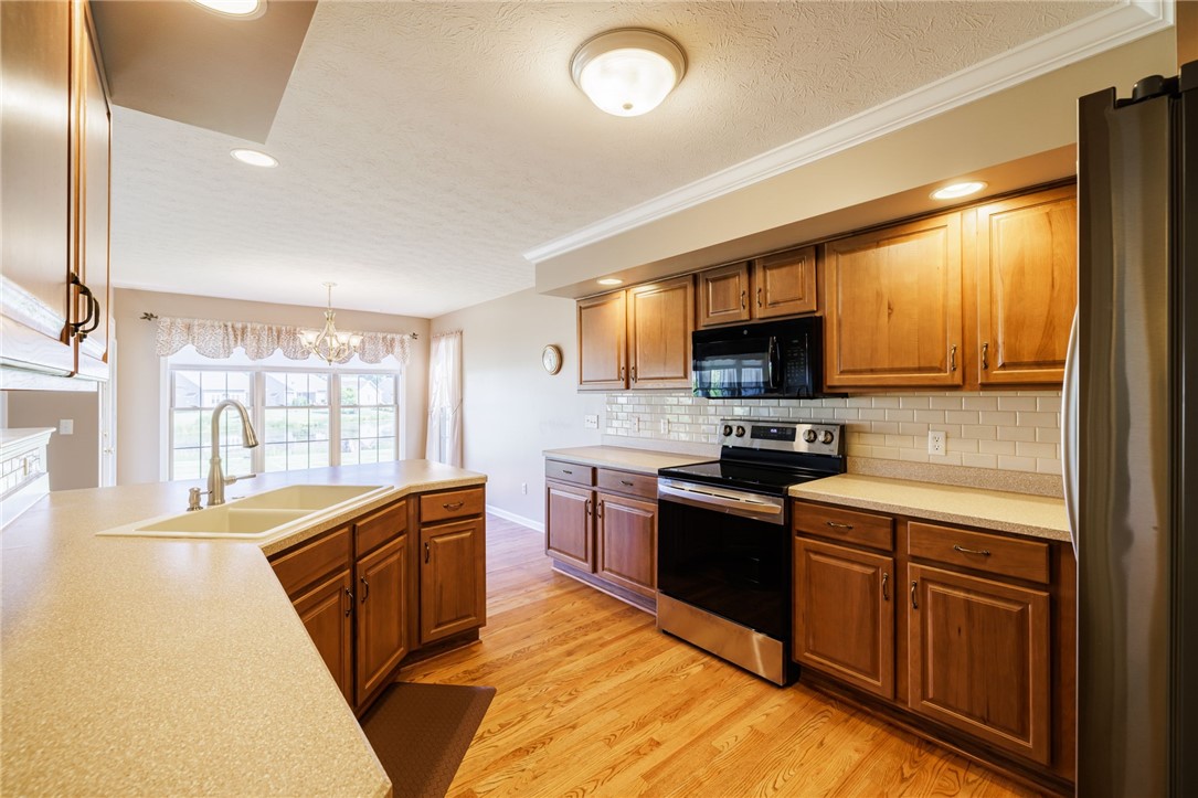 1219 Waterbrook Crossing Webster, NY 14580 - Photo 18 of 32