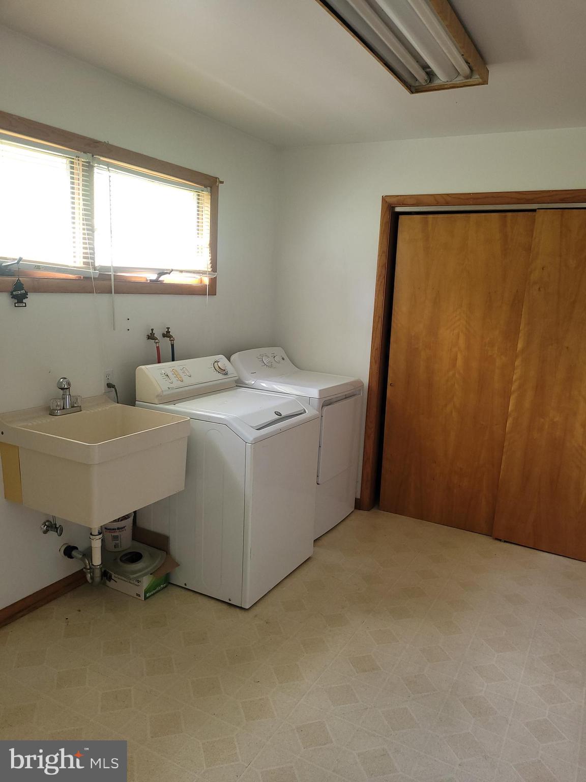 20611 Root Road Northeast Flintstone, MD 21530 - Photo 2 of 14 Entry way into Laundry Room