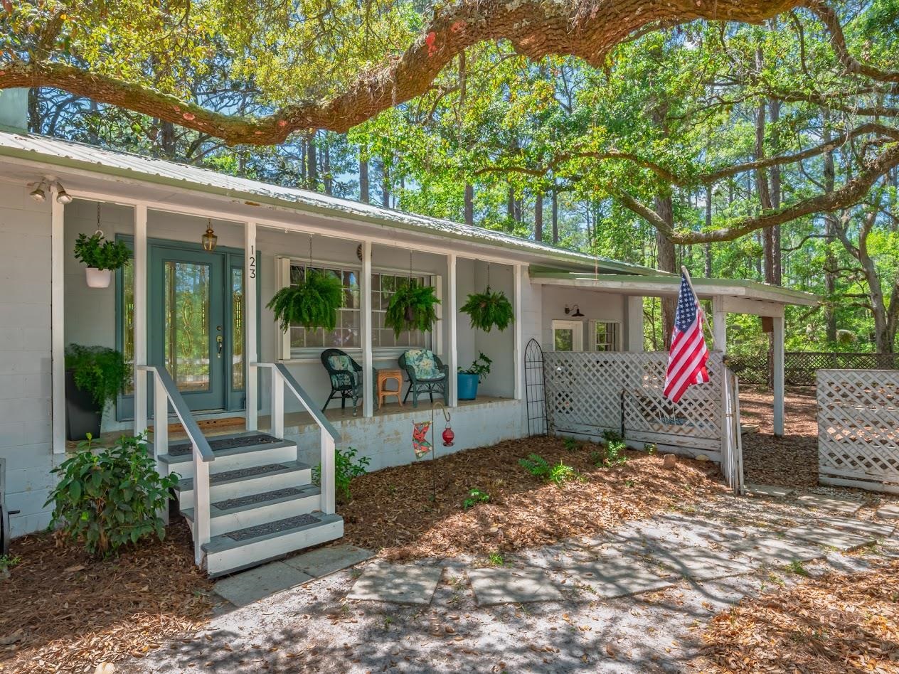 123 Carter Road Crawfordville, FL 32327 - Photo 2 of 39