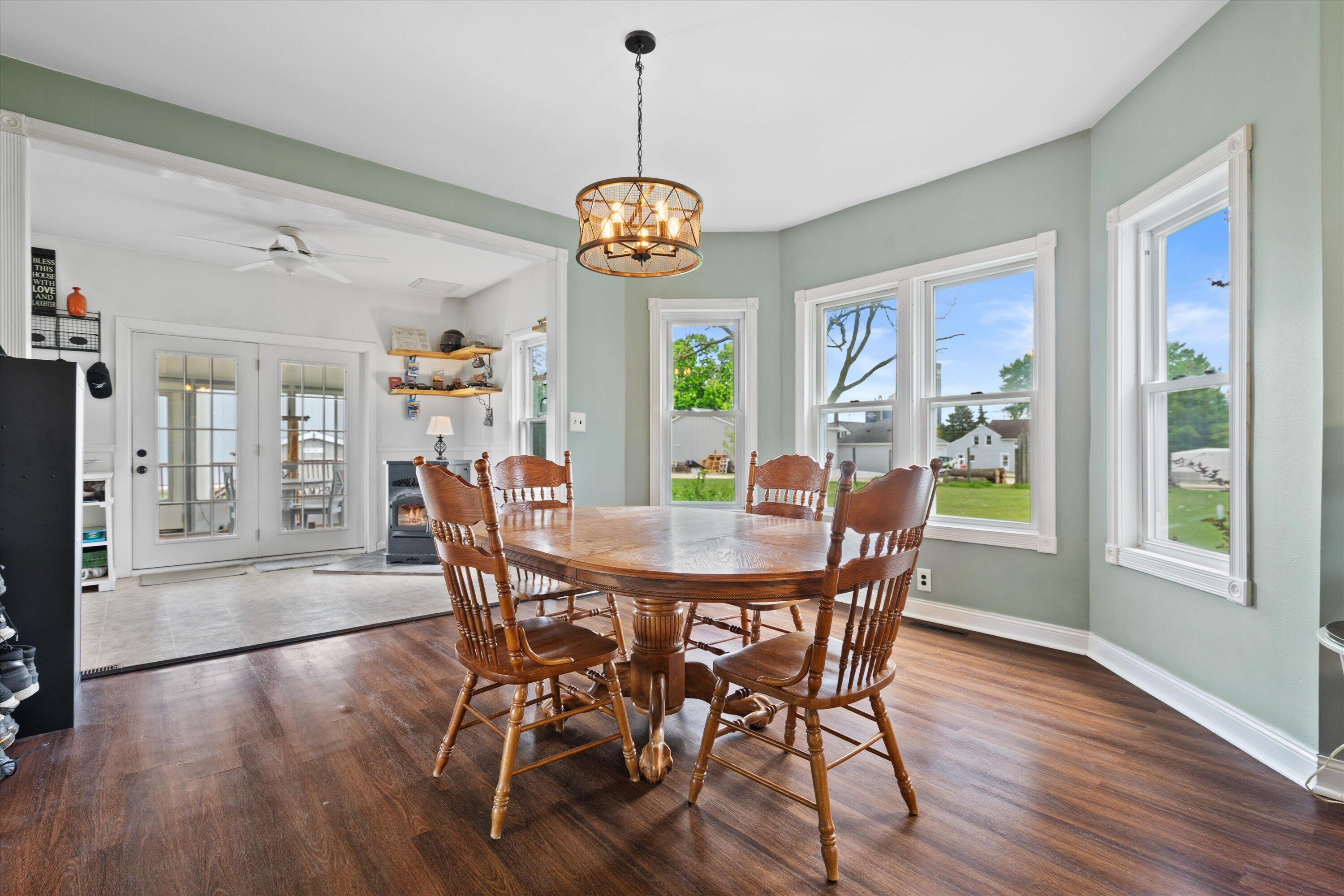 8922 County Highway West Wayne, WI 53010 - Photo 7 of 59 Dining room