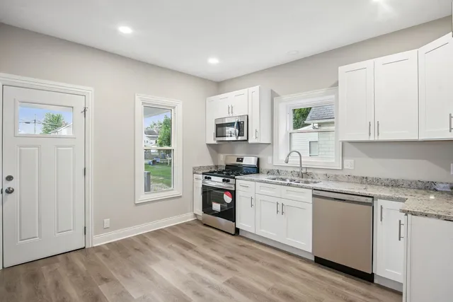 $204,500 | 1424 Clark Street, DeKalb, IL 60115