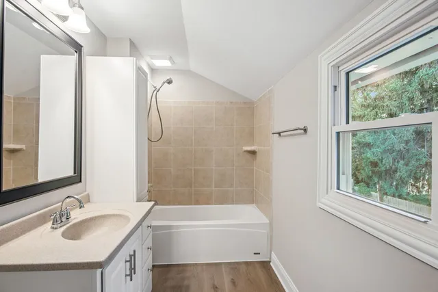 $204,500 | 1424 Clark Street, DeKalb, IL 60115