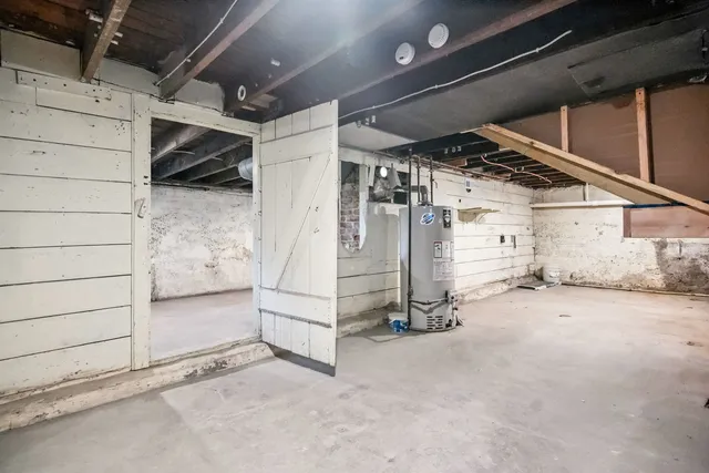 $204,500 | 1424 Clark Street, DeKalb, IL 60115