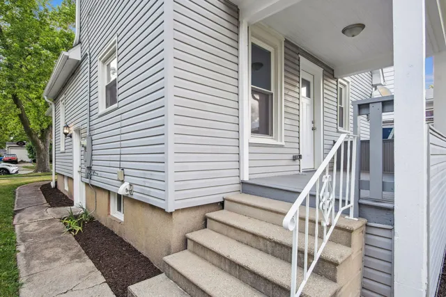 $204,500 | 1424 Clark Street, DeKalb, IL 60115