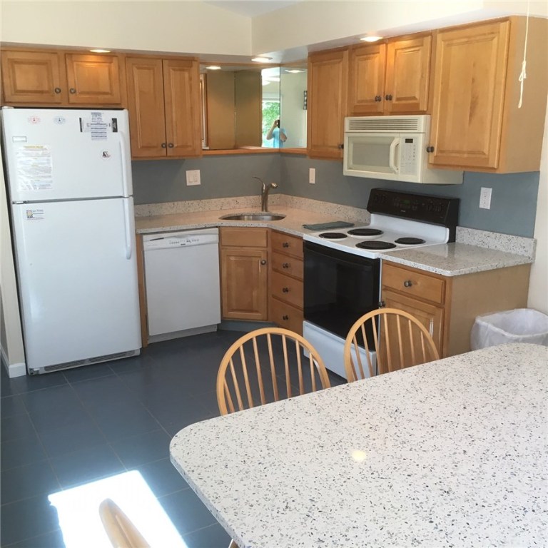44 Greenbrier Road Narragansett, RI 02882 - Photo 3 of 18
