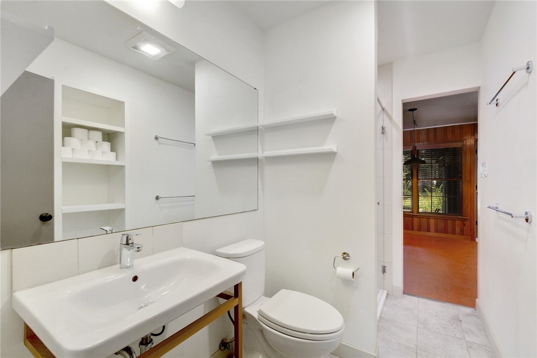 4504 Elwood Road Austin, TX 78722 - Photo 29 of 40
