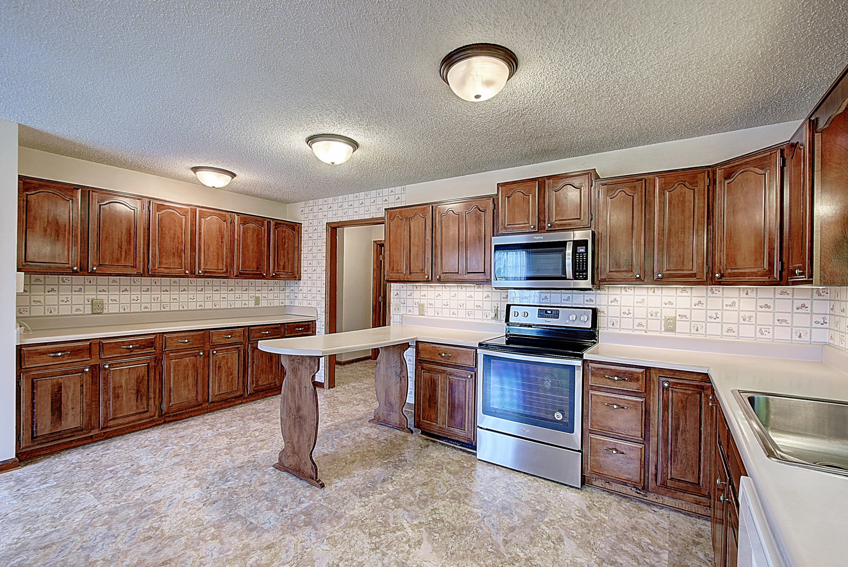 160 Bill Bennett Road Johnson City, TN 37604 - Photo 14 of 39 Lots of Workspace