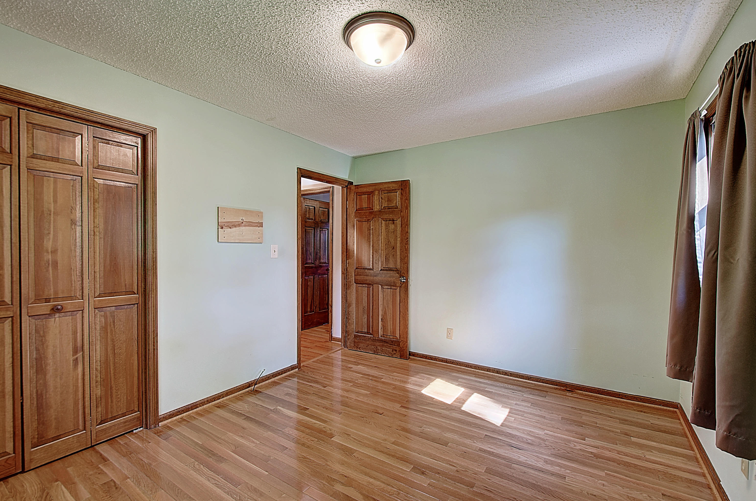 160 Bill Bennett Road Johnson City, TN 37604 - Photo 24 of 39 Nice Wood Detail Throughout