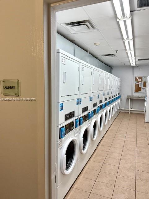 800 North Miami Avenue, Unit E1201 Miami, FL 33136 - Photo 17 of 18 a view of an empty room with a window