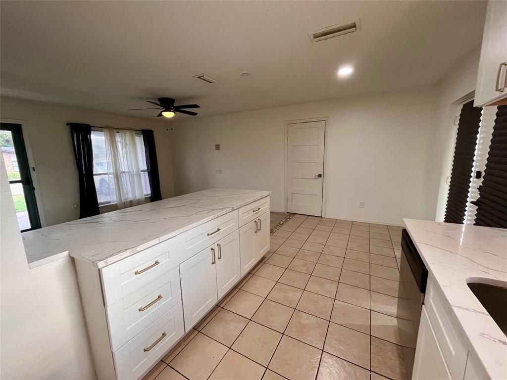 721 Lisa Lane Cedar Hill, TX 75104 - Photo 7 of 35