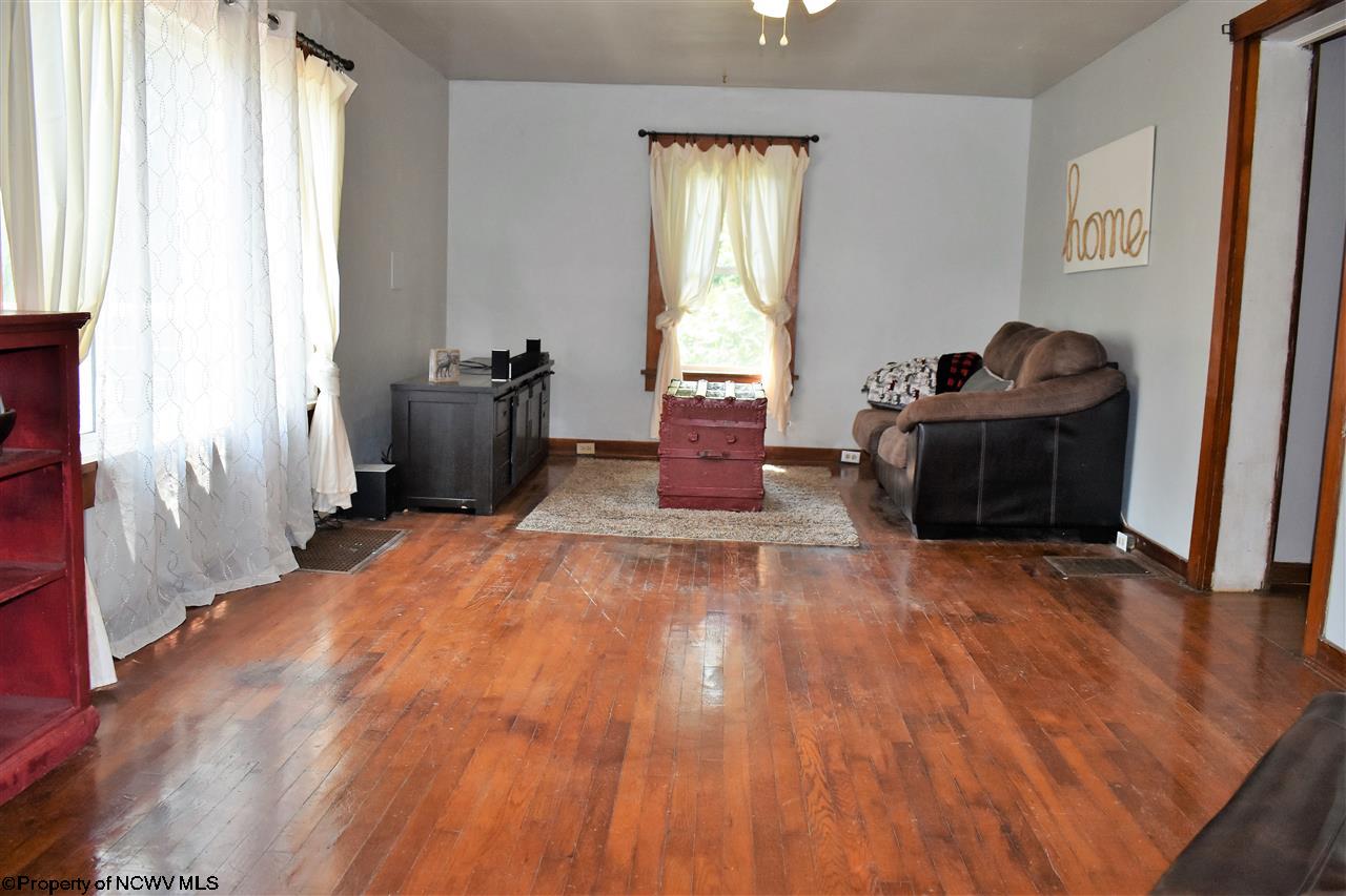 31 Davis Heights Road Maidsville, WV 26541 - Photo 5 of 19 Gallery Image 5