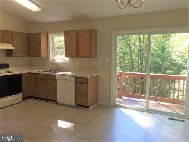 1341 Brooke Road Fredericksburg, VA 22405 - Photo 5 of 8 Kitchen