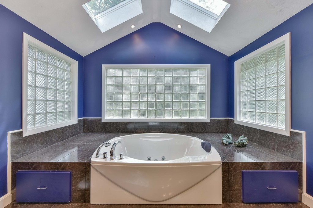 40 Silver Birch Road Newton, MA 02468 - Photo 18 of 28