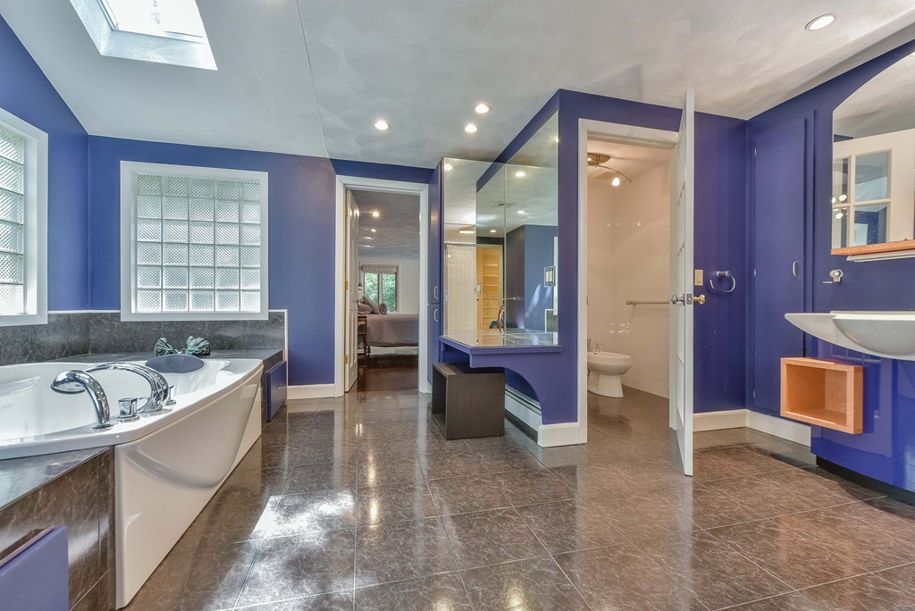 40 Silver Birch Road Newton, MA 02468 - Photo 19 of 28