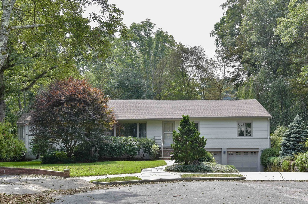 40 Silver Birch Road Newton, MA 02468 - Photo 2 of 28