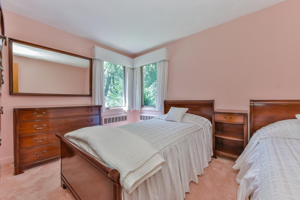40 Silver Birch Road Newton, MA 02468 - Photo 22 of 28