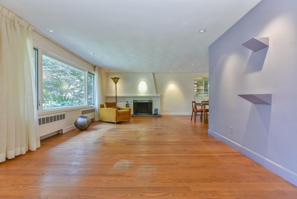 40 Silver Birch Road Newton, MA 02468 - Photo 4 of 28