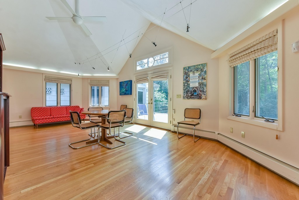 40 Silver Birch Road Newton, MA 02468 - Photo 9 of 28