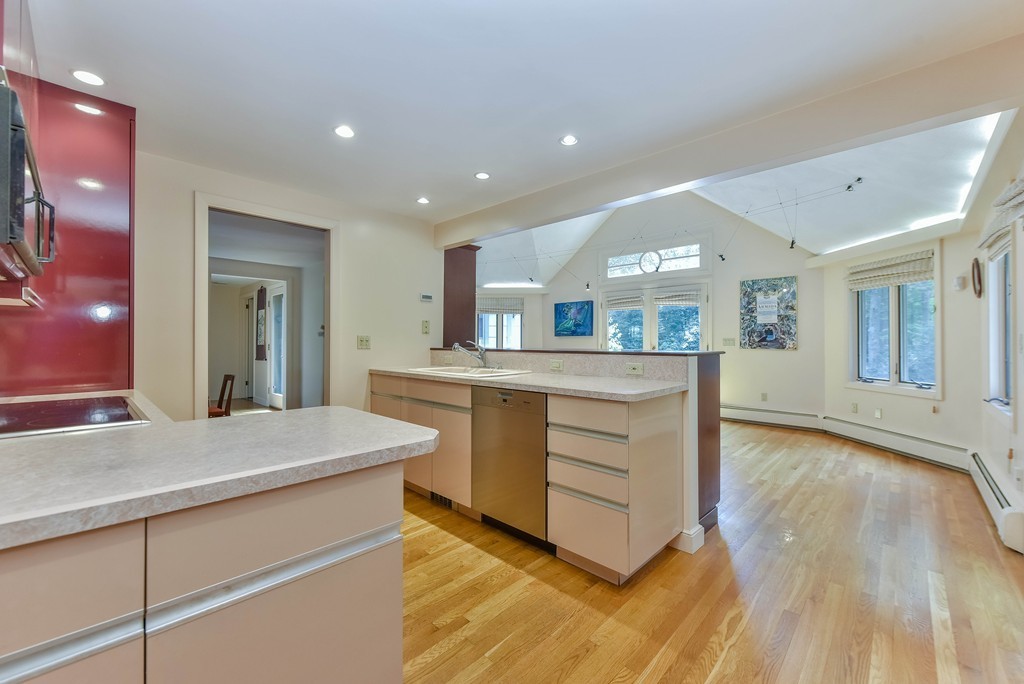 40 Silver Birch Road Newton, MA 02468 - Photo 10 of 28