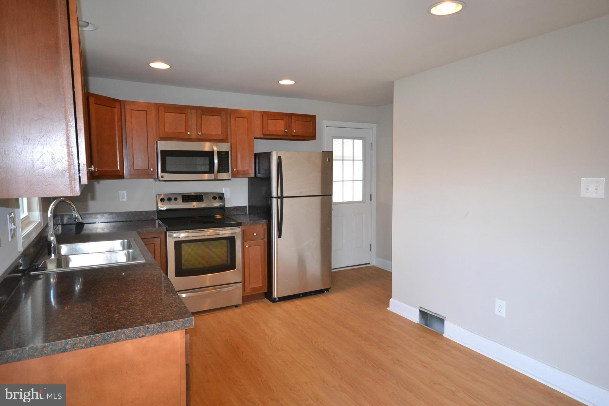 129 Devonshire Road Hagerstown, MD 21740 - Photo 3 of 17 Kitchen