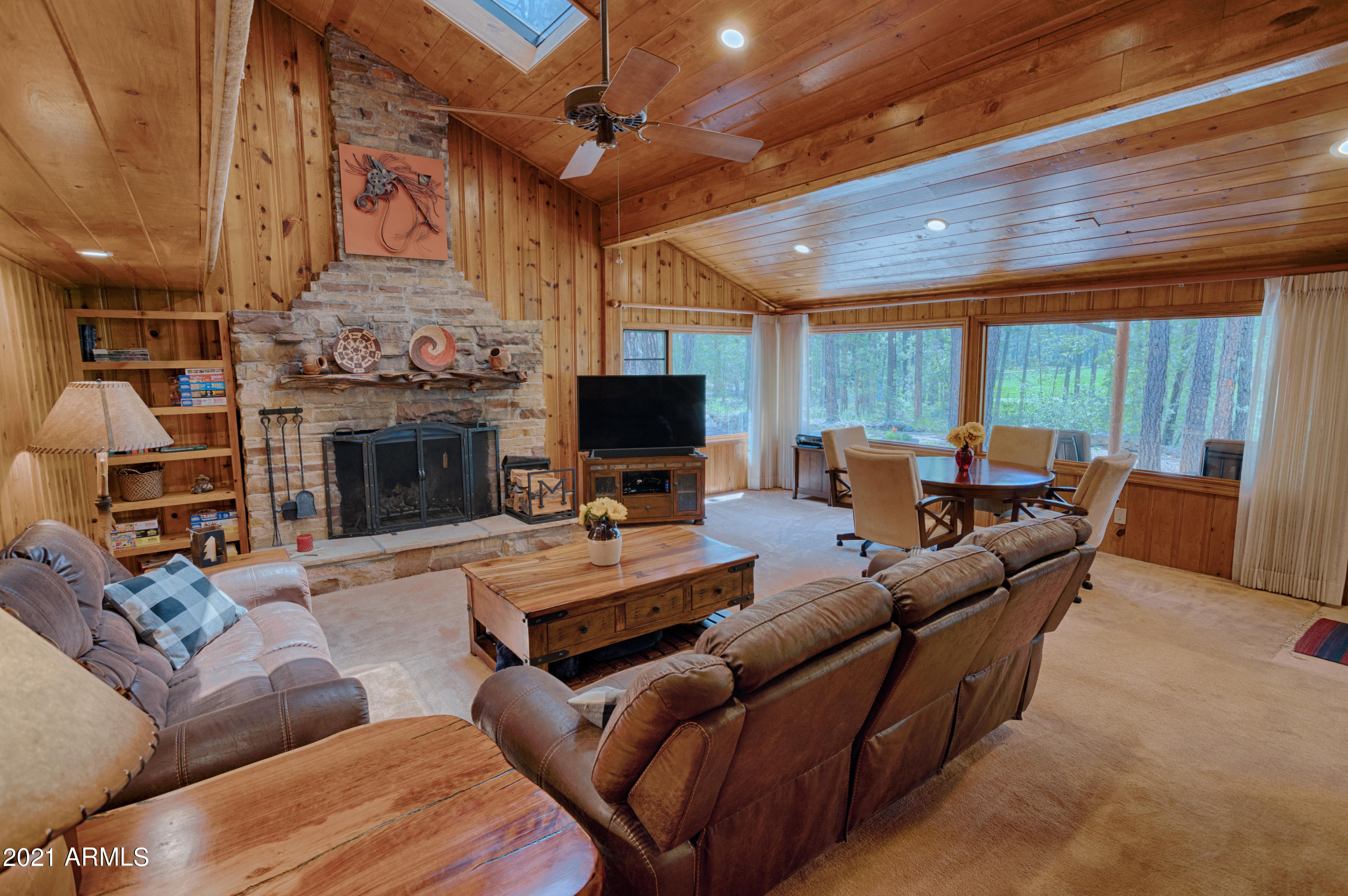 3057 Red Robin Road Pinetop, AZ 85935 - Photo 6 of 34 AP1A1010_HDR