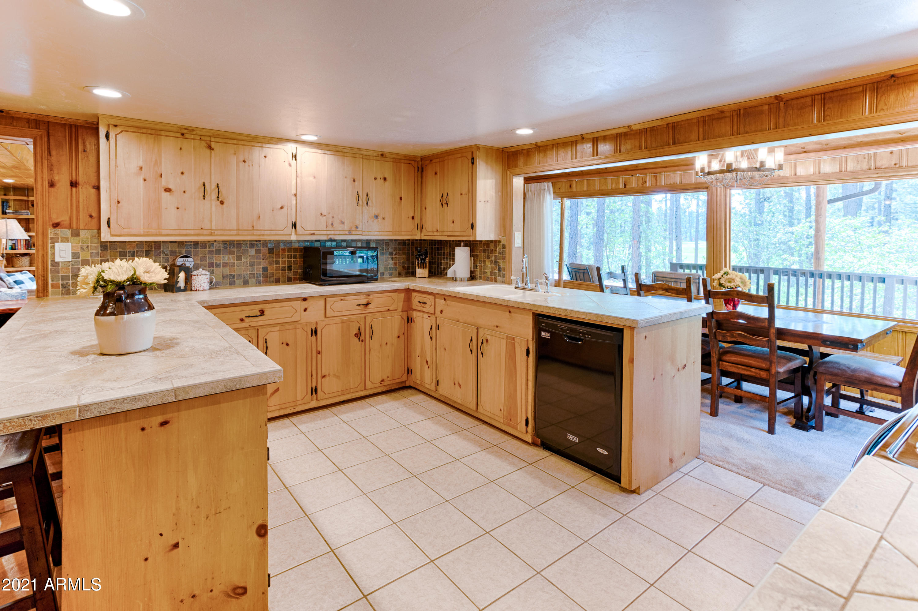 3057 Red Robin Road Pinetop, AZ 85935 - Photo 9 of 34 AP1A1034_HDR