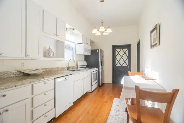 $2,750 | 2814 North Maplewood Avenue, Chicago, IL 60618