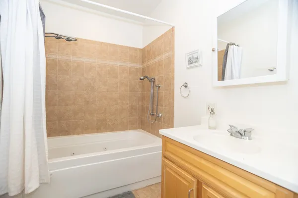 $2,750 | 2814 North Maplewood Avenue, Chicago, IL 60618