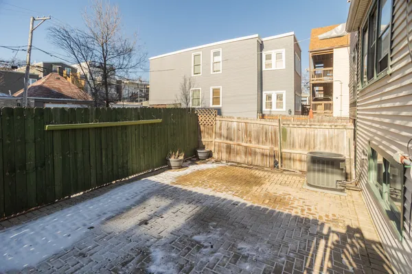$2,750 | 2814 North Maplewood Avenue, Chicago, IL 60618