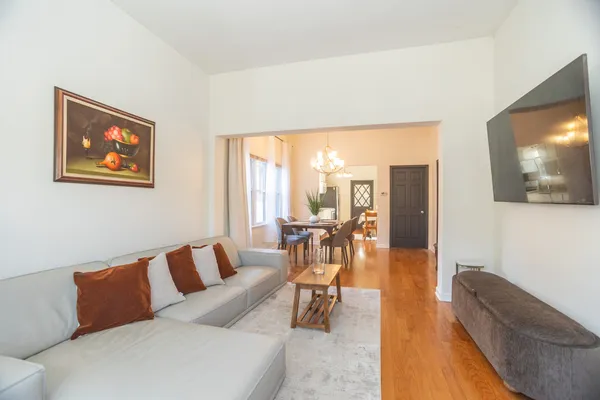 $2,750 | 2814 North Maplewood Avenue, Chicago, IL 60618