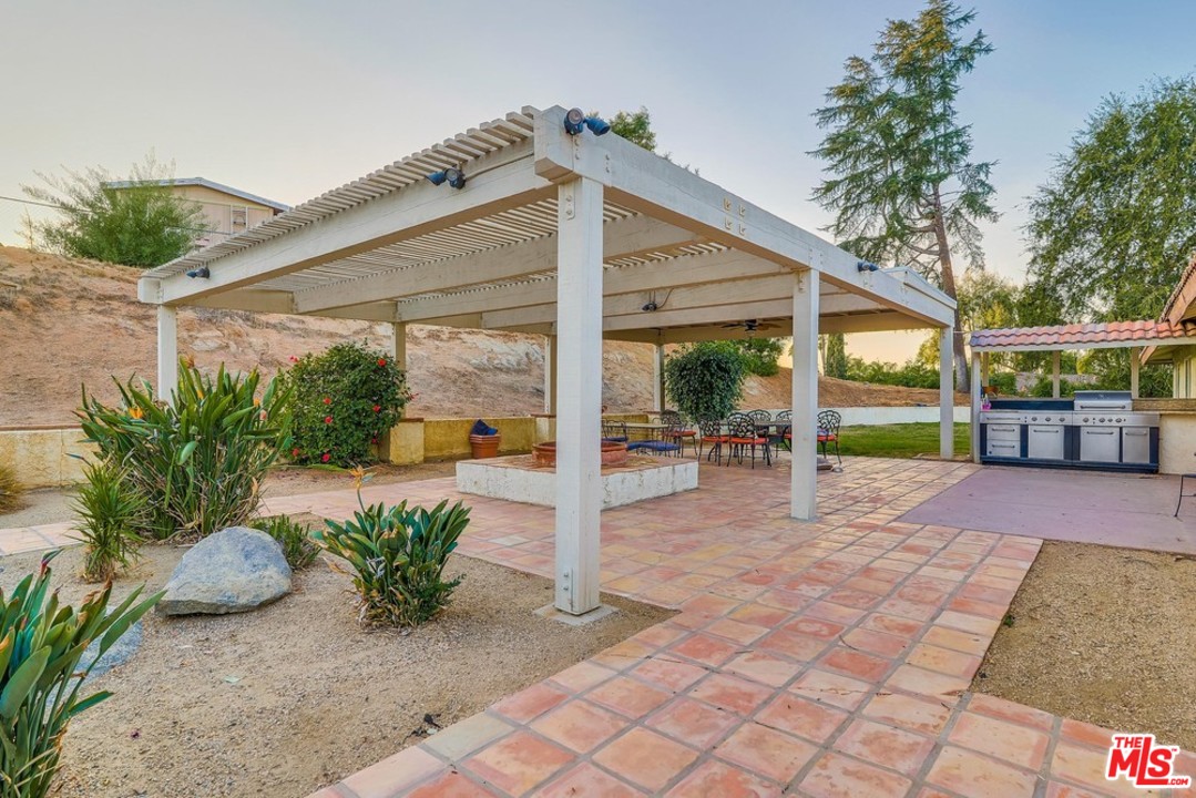 16305 Sunset Trail Riverside, CA 92506 - Photo 11 of 21