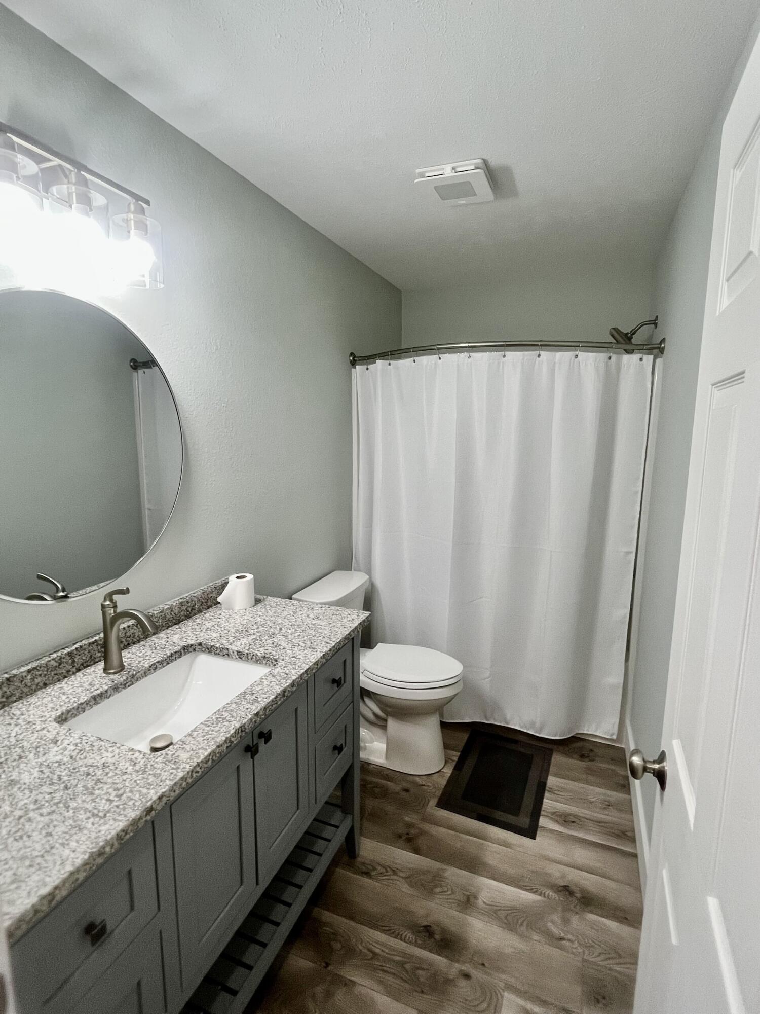 2048 Center Street Muskegon, MI 49442 - Photo 11 of 15 3386cad4-00a8-4e6e-89f7-3d1d0571a2b0