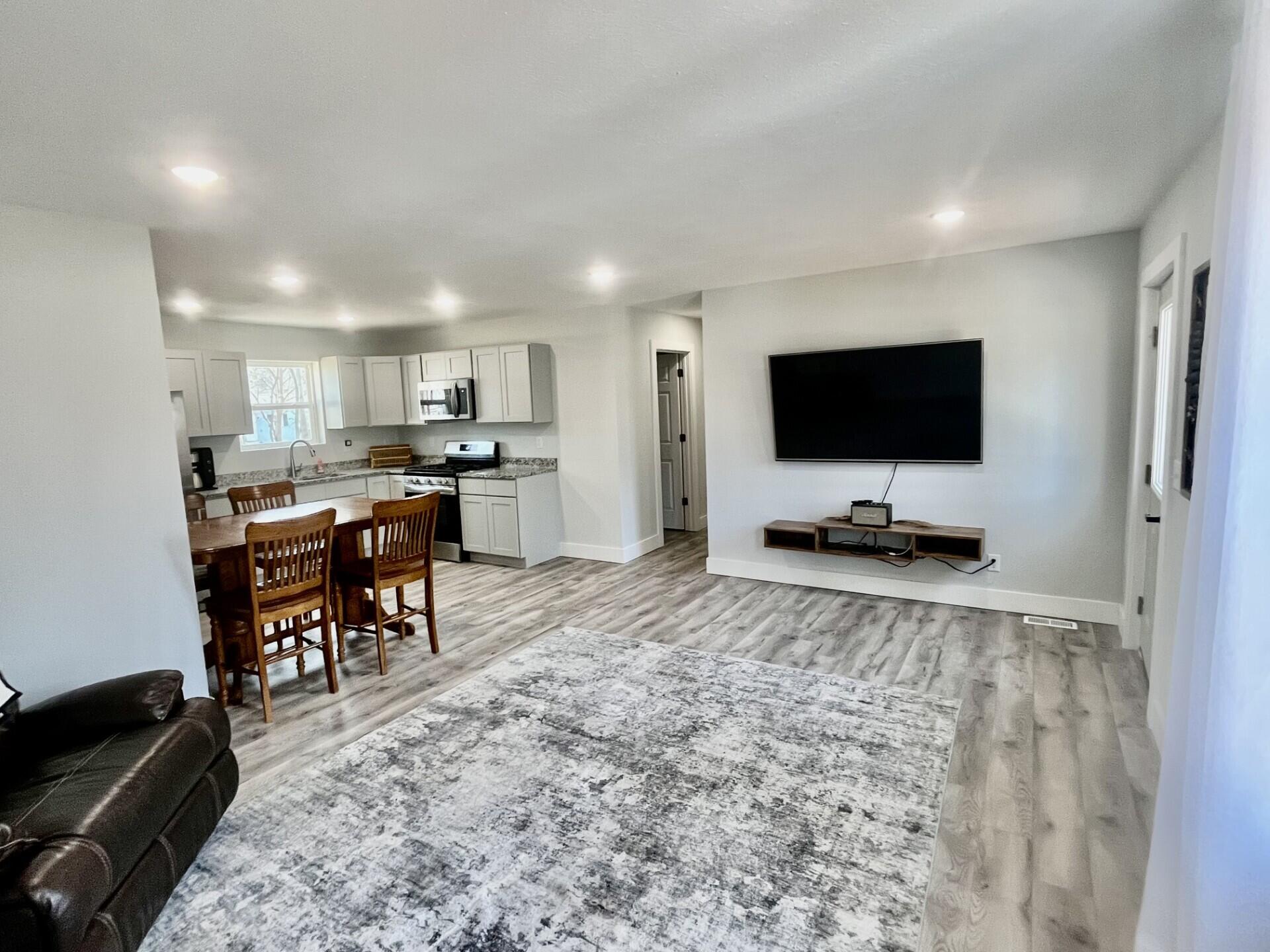 2048 Center Street Muskegon, MI 49442 - Photo 6 of 15 e4d9dcef-11ec-40fb-bc3d-133c58e38325