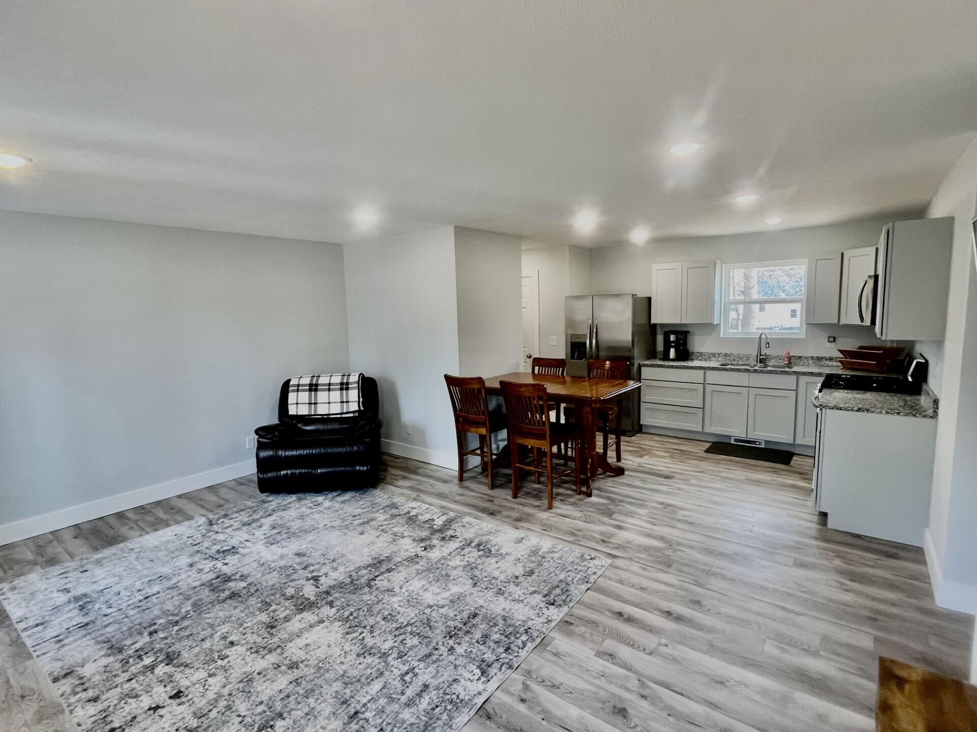 2048 Center Street Muskegon, MI 49442 - Photo 7 of 15 f6a33380-65e2-44e7-8565-f3ba05062518