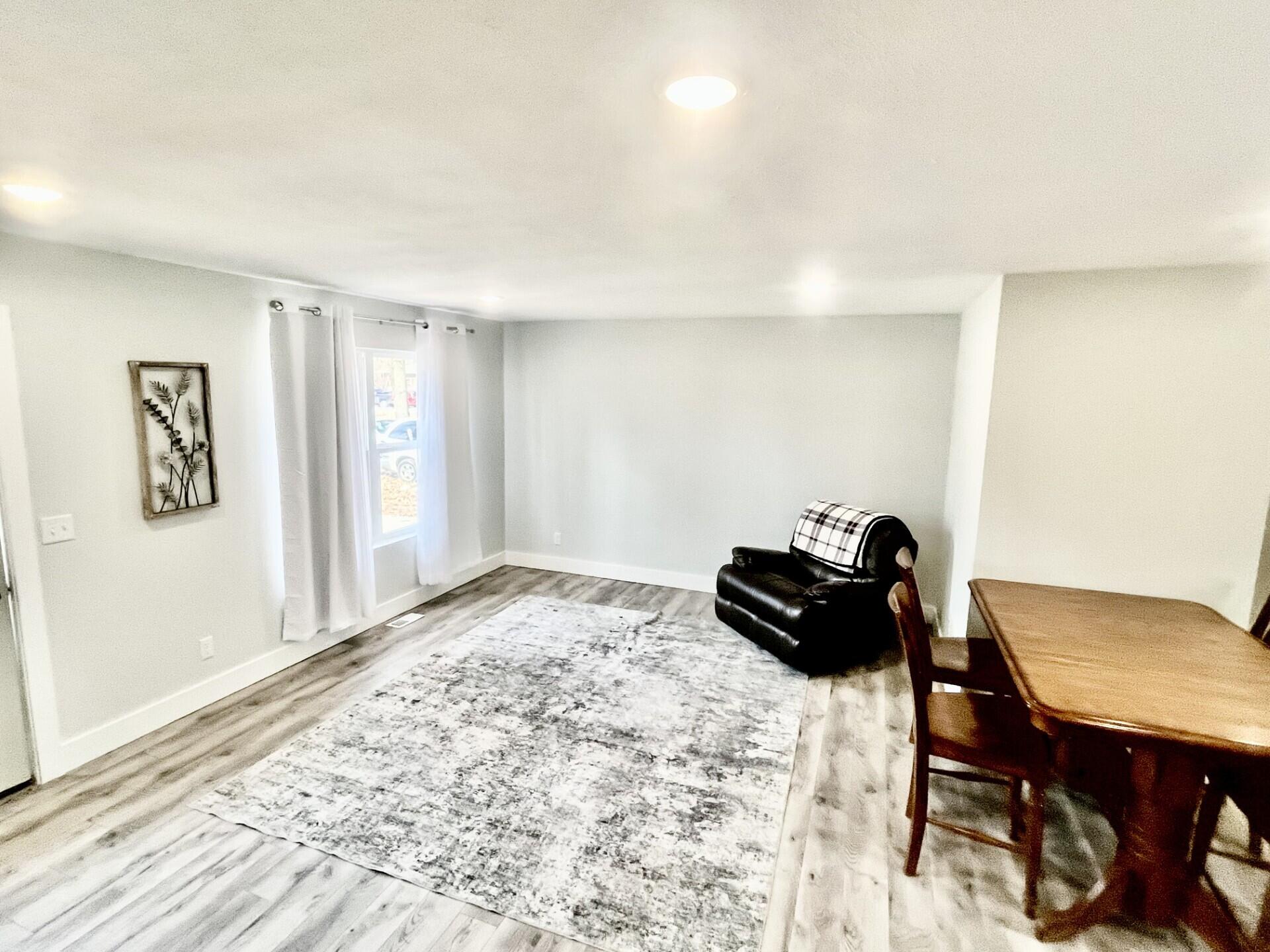 2048 Center Street Muskegon, MI 49442 - Photo 8 of 15 0b7167c8-9829-4d02-894a-b763ac46580b