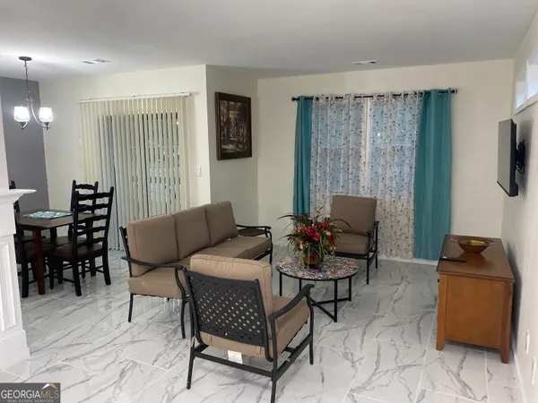 $1,200 | 825 South Forest Lake Drive, Unit 2, Macon, GA 31210