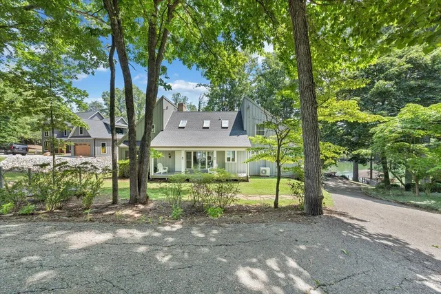 $1,565,000 | 428 Anchor Drive, Moneta, VA 24121