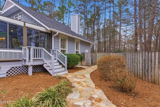 $975,000 | 3201 Fieldview Court, Raleigh, NC 27607