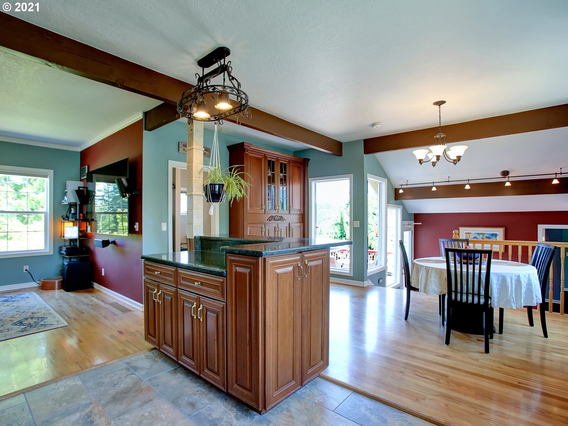 40585 Southeast George Road Estacada, OR 97023 - Photo 9 of 32 Gallery Image 9