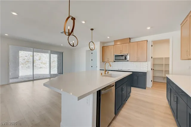 $950,990 | 394 Arizona Street, Boulder City, NV 89005