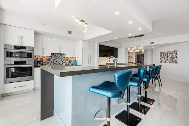 $1,170,000 | 2640 Lake Shore Drive, Unit 2307, Riviera Beach, FL 33404