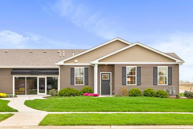 $314,990 | 6432 Maple Glen Drive, Wonder Lake, IL 60097